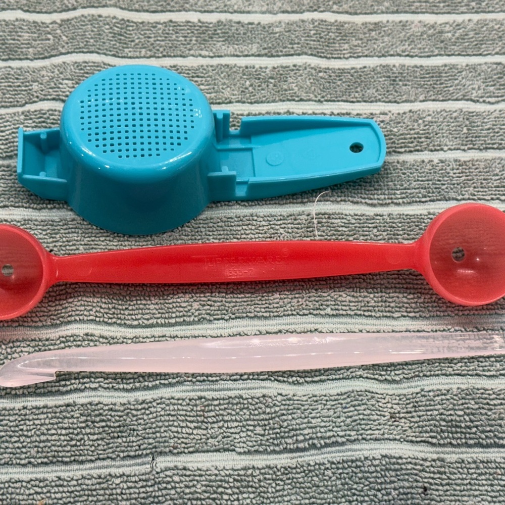 Tupperware Kitchen Tools, Melon Baller Spoon Scoop, Mini Colander, Citrus Peeler